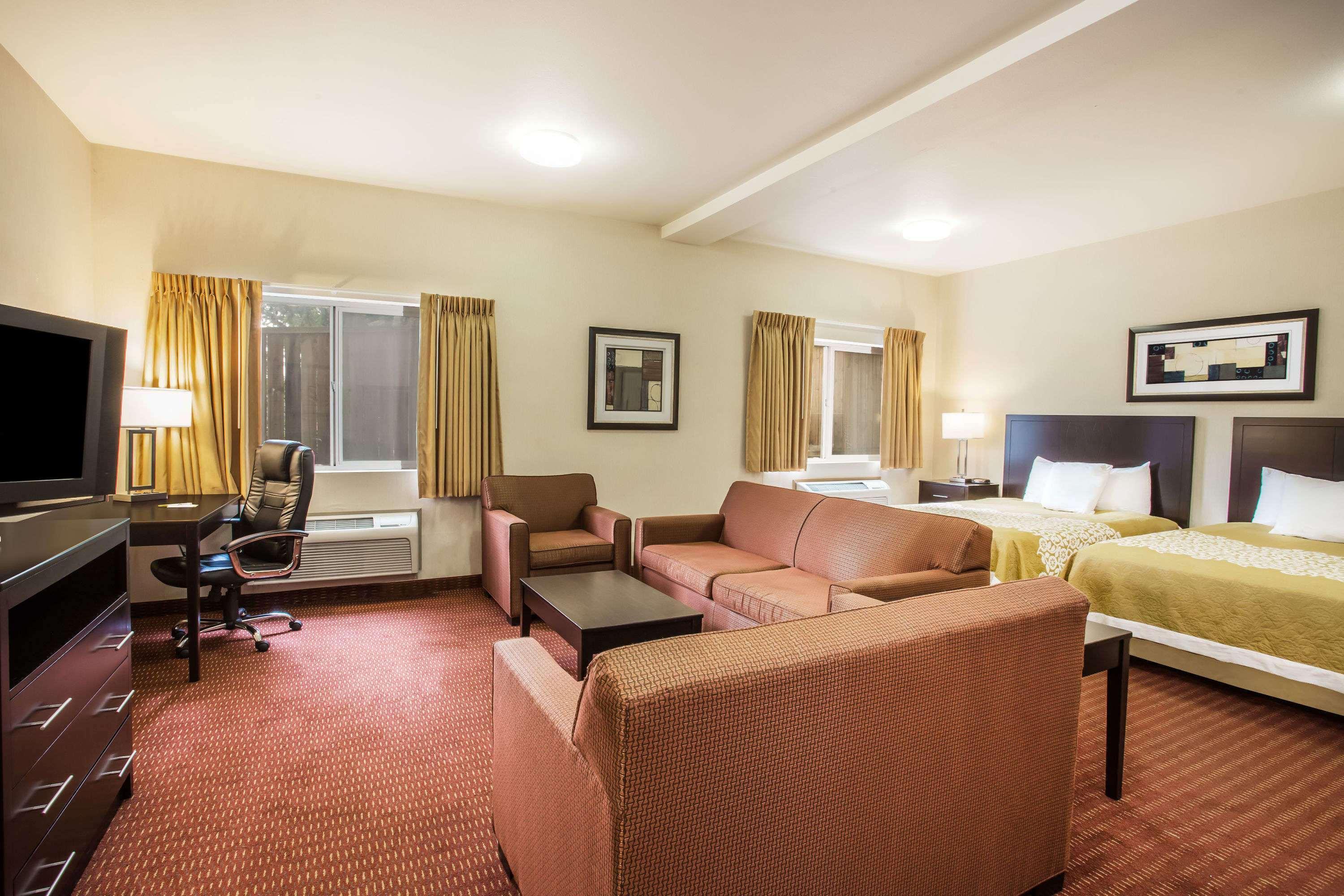 Days Inn By Wyndham Seattle Aurora Shoreline Extérieur photo