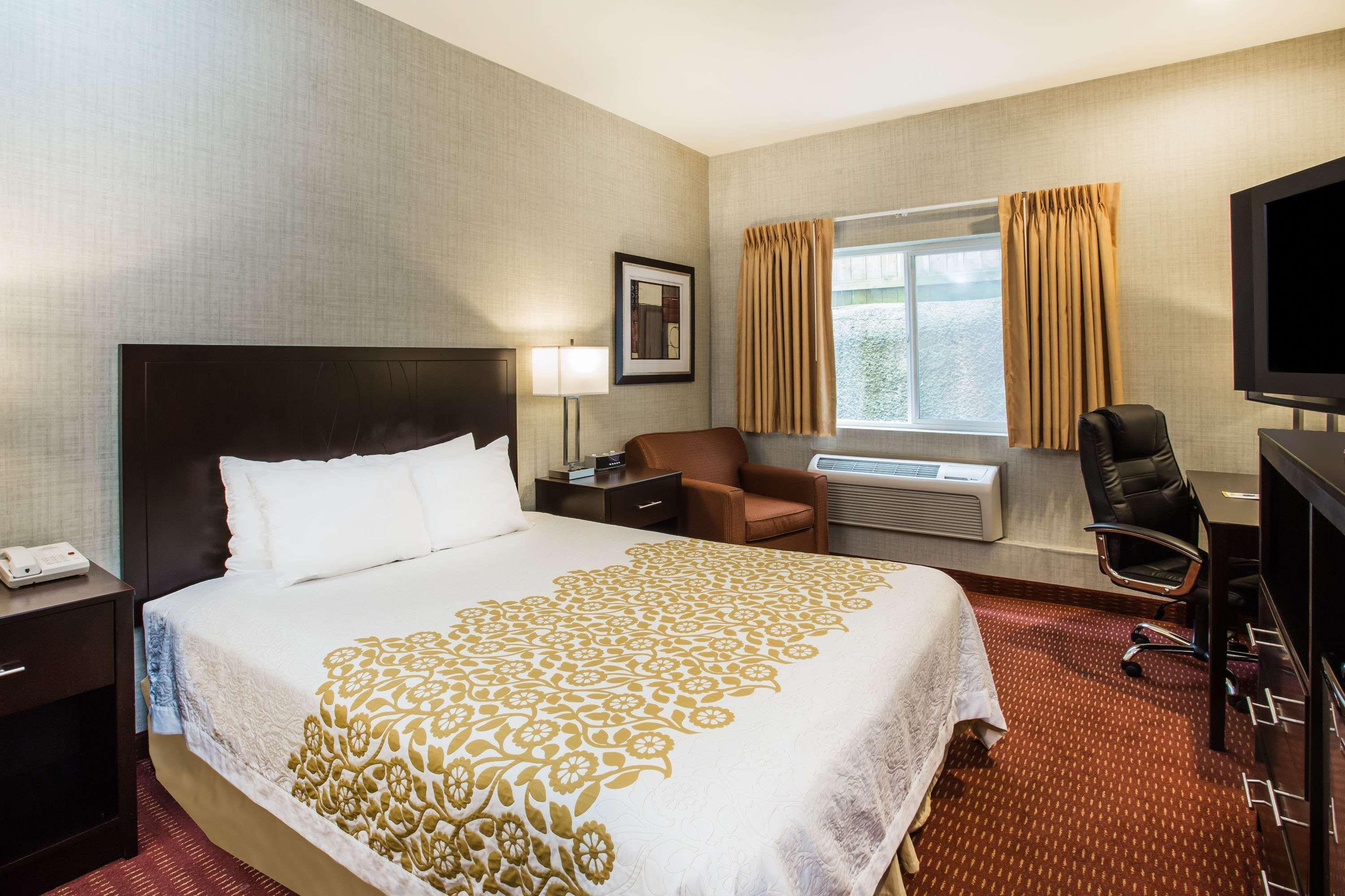Days Inn By Wyndham Seattle Aurora Shoreline Extérieur photo